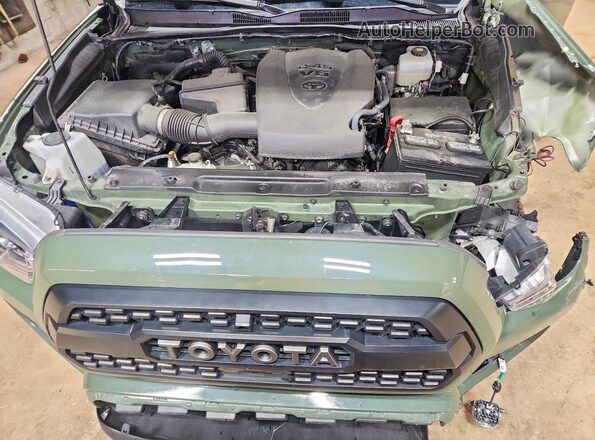 3TYCZ5AN8MT049044 2021 TOYOTA TACOMA Green Rear interior view