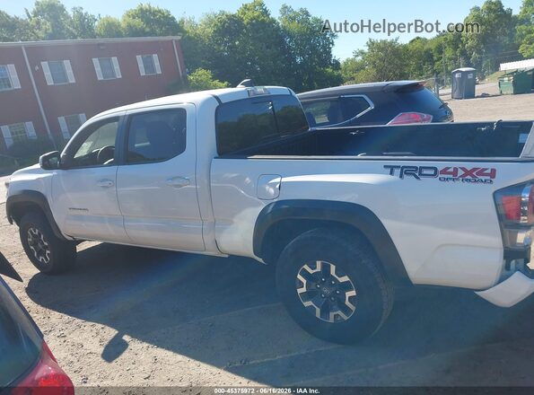 3TYDZ5BN2PT022400 2023 TOYOTA TACOMA White Widok wnętrza 360 stopni