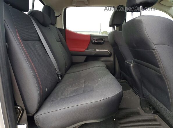 3TYDZ5BN4NT012772 2022 TOYOTA TACOMA Silver Вид задніх сидінь