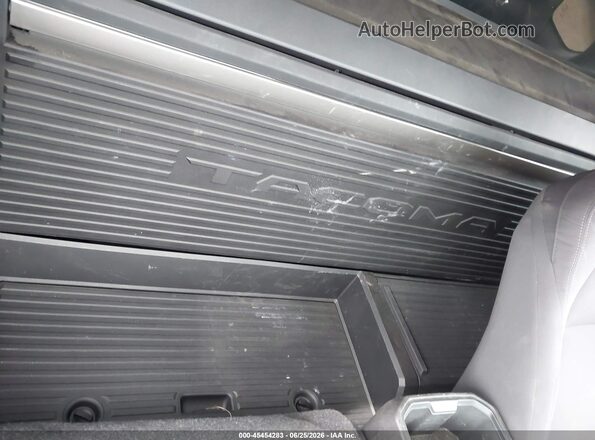 3TYJDAHN3RT011751 2024 TOYOTA TACOMA White Vista de la etiqueta del VIN