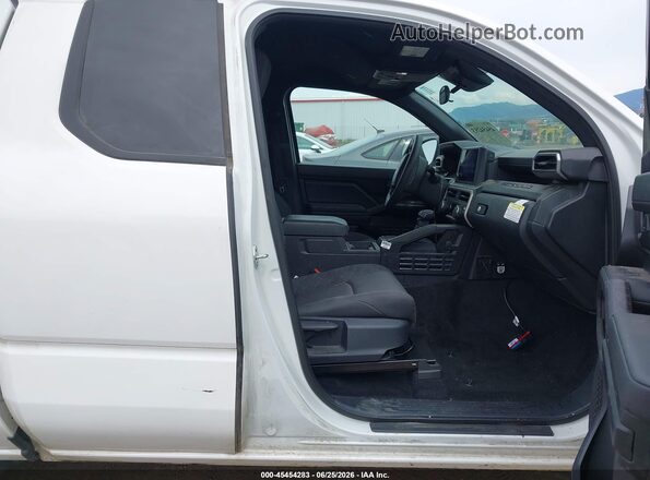 3TYJDAHN3RT011751 2024 TOYOTA TACOMA White Vista interior delantera