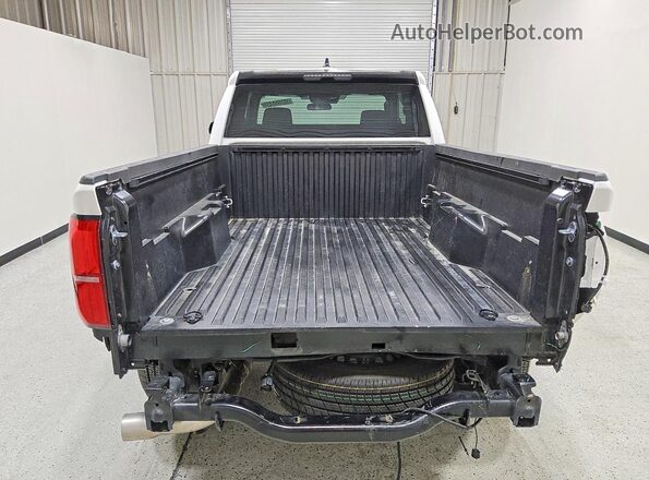 3TYJDAHN5RT008141 2024 TOYOTA TACOMA White 