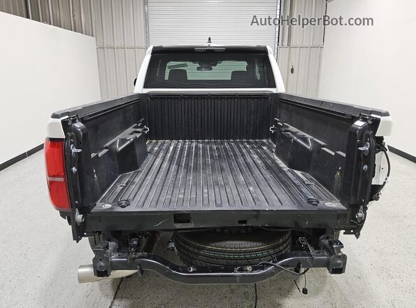 3TYJDAHN5RT008141 2024 TOYOTA TACOMA White 