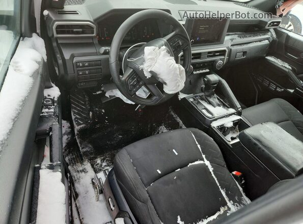 3TYJDAHN5ST021946 2025 TOYOTA TACOMA White Vista del salpicadero