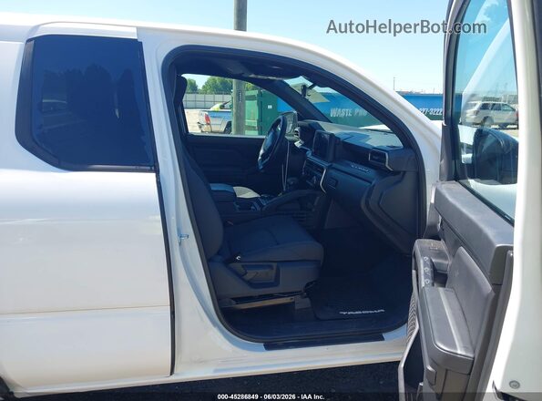 3TYJDAKN7RT009168 2024 TOYOTA TACOMA White Вид салону спереду