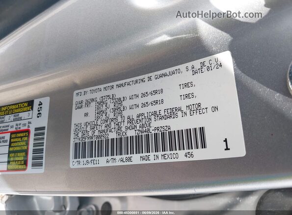 3TYKB5FN9RT000922 2024 TOYOTA TACOMA Silver Widok komory silnika