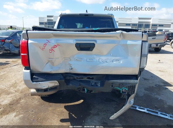 3TYKB5FN9RT000922 2024 TOYOTA TACOMA Silver Widok z przodu