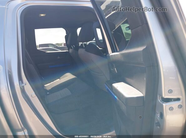 3TYKB5FN9RT000922 2024 TOYOTA TACOMA Silver Widok naklejki z numerem VIN