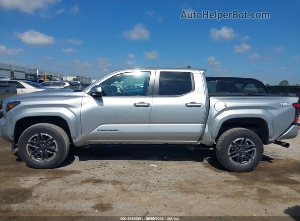 3TYKB5FN9RT000922 2024 TOYOTA TACOMA Silver Widok wnętrza 360 stopni