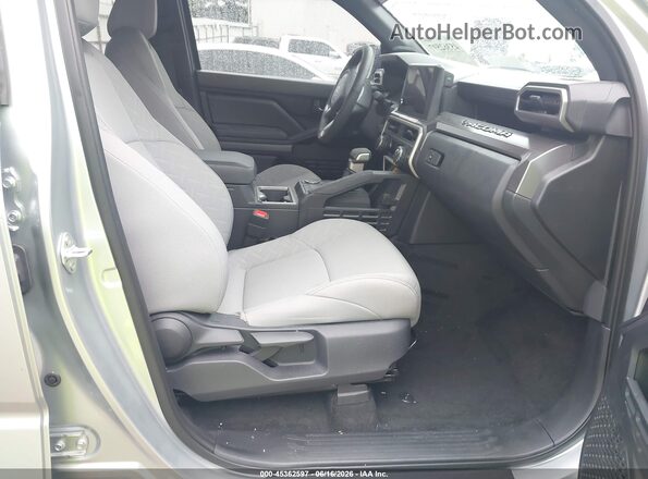 3TYKB5FNXST017377 2025 TOYOTA TACOMA Silver წინა სალონის ხედი