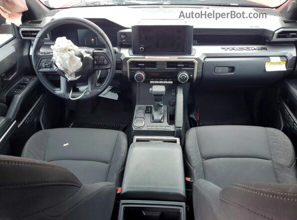 3TYKB5FNXTT031927 2026 TOYOTA TACOMA Red Vista del salpicadero