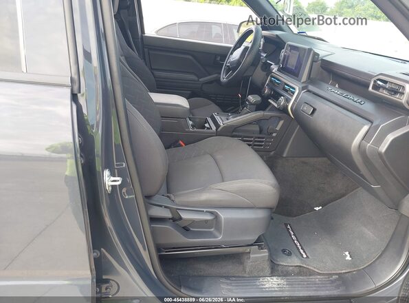 3TYKD5HN4RT001340 2024 TOYOTA TACOMA Gray Widok wnętrza z przodu