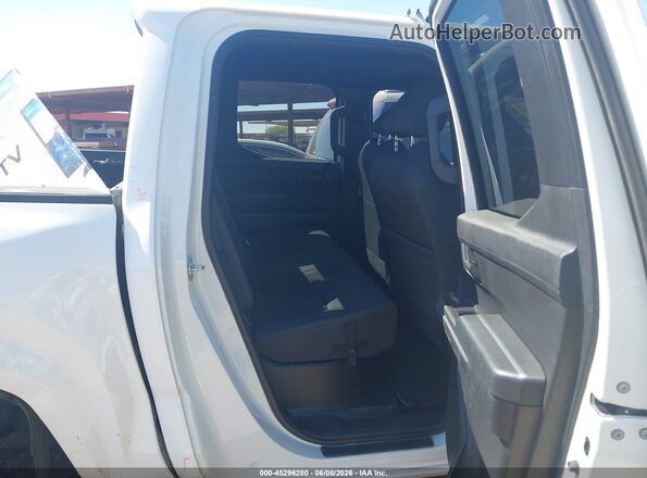 3TYKD5HN9ST021637 2025 TOYOTA TACOMA White Vista de la etiqueta del VIN