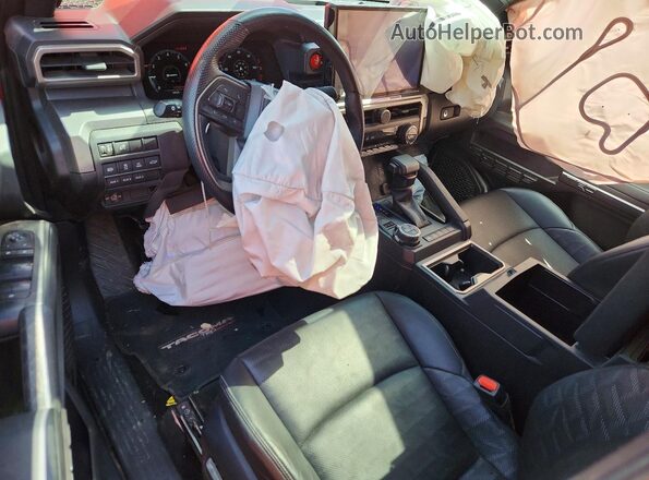 3TYLB5JN0RT039927 2024 TOYOTA TACOMA Orange 