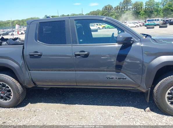 3TYLB5JN2RT043025 2024 TOYOTA TACOMA Gray Вид задньої частини салону