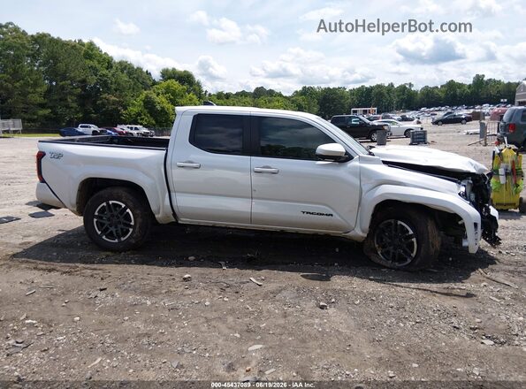 3TYLB5JN2TT109418 2026 TOYOTA TACOMA White Vista interior de 360 grados