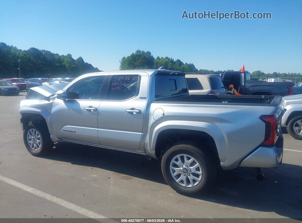 3TYLB5JN4TT108786 2026 TOYOTA TACOMA Silver სალონის 360-გრადუსიანი ხედი