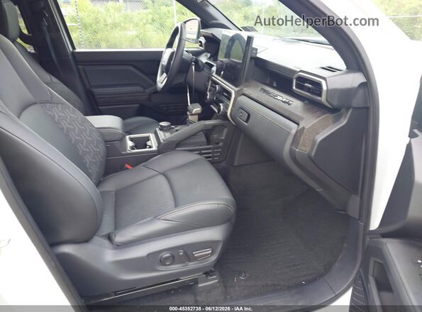 3TYLB5JN6RT026731 2024 TOYOTA TACOMA White Front interior view