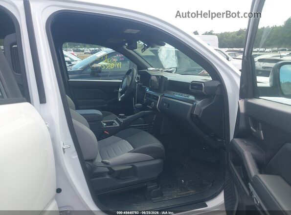 3TYLB5JN6ST090290 2025 TOYOTA TACOMA White Вид салону спереду