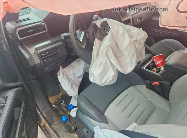 3TYLB5JN8RT045961 2024 TOYOTA TACOMA Charcoal Widok deski rozdzielczej