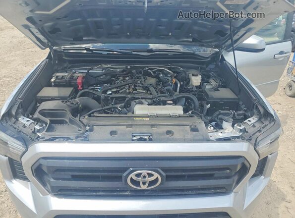 3TYLB5JN8ST064855 2025 TOYOTA TACOMA Silver Rear interior view