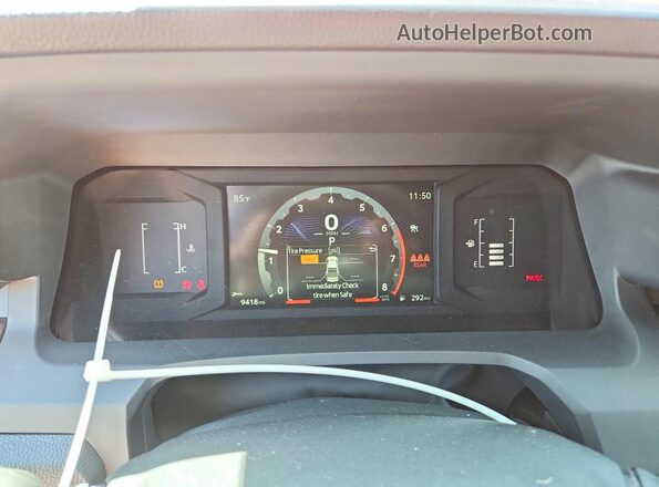 3TYLB5JN8TT109083 2026 TOYOTA TACOMA Красный Вид щитка приборов