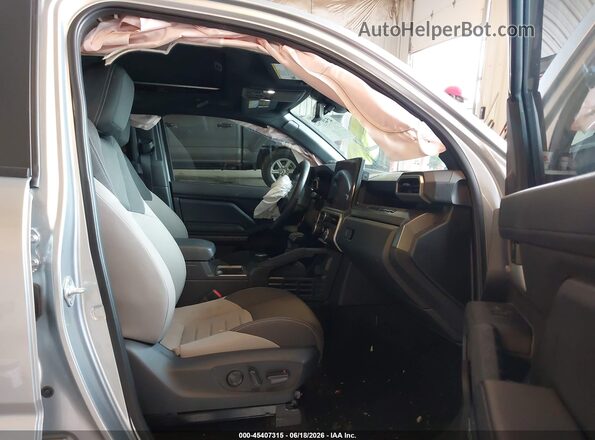 3TYLB5JN9RT012113 2024 TOYOTA TACOMA Silver Vista interior delantera