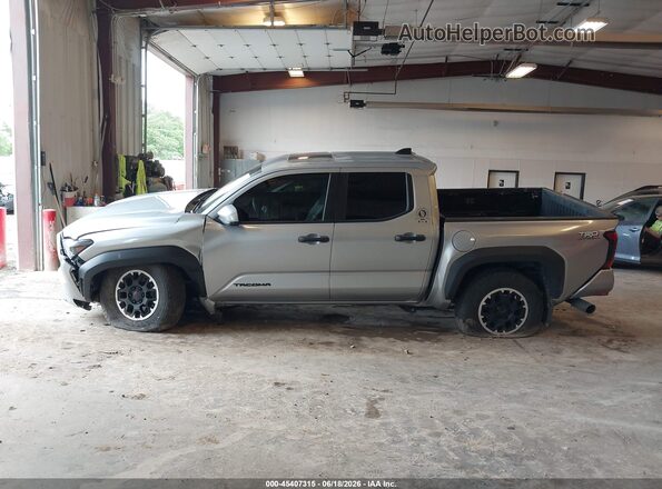 3TYLB5JN9RT012113 2024 TOYOTA TACOMA Silver Vista interior de 360 grados