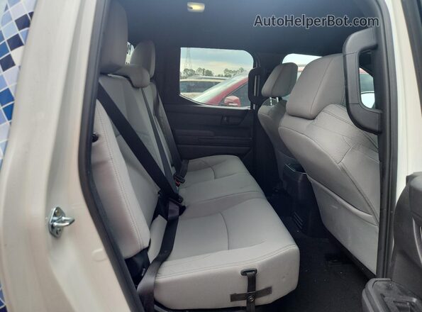 3TYLB5JN9TT116303 2026 TOYOTA TACOMA White Вид задніх сидінь