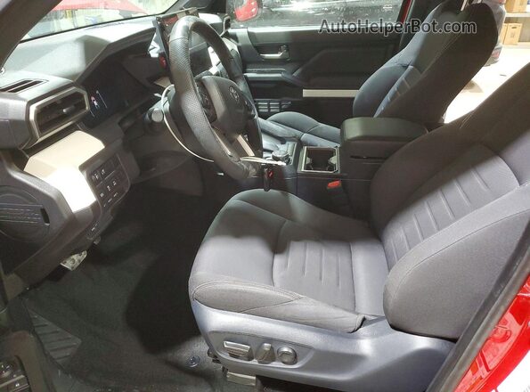 3TYLB5JNXRT057805 2024 TOYOTA TACOMA Red Vista interior delantera