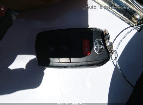 3TYLB5JNXST105020 2025 TOYOTA TACOMA Red Vista del salpicadero