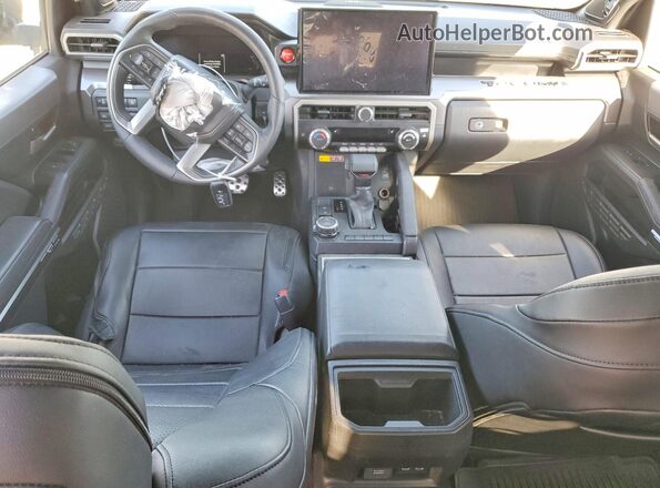 3TYLC5LN2ST017010 2025 TOYOTA TACOMA Green Vista del salpicadero