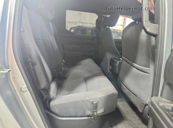 3TYLD5KN2RT008087 2024 TOYOTA TACOMA Silver Вид задніх сидінь