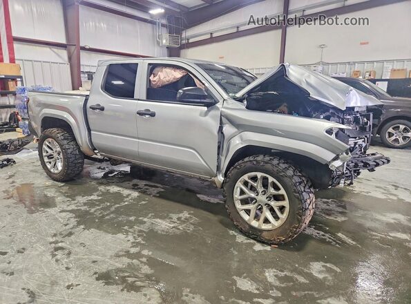 3TYLD5KN2RT008087 2024 TOYOTA TACOMA Silver Передня права чверть