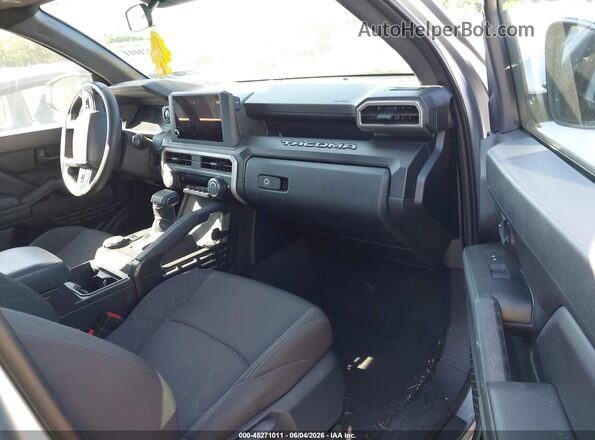 3TYLD5KN3ST014597 2025 TOYOTA TACOMA Silver Vista interior delantera