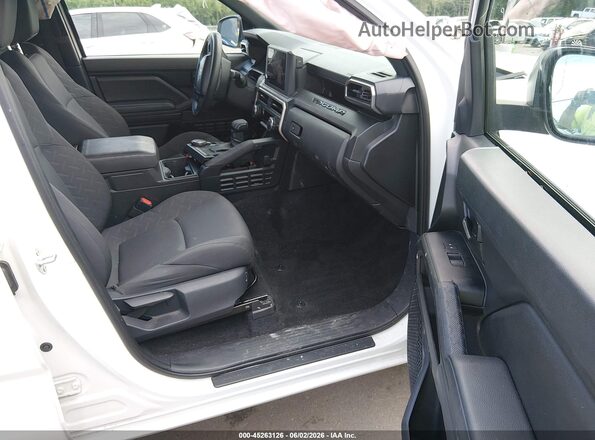 3TYLD5KN4RT005708 2024 TOYOTA TACOMA White Front interior view