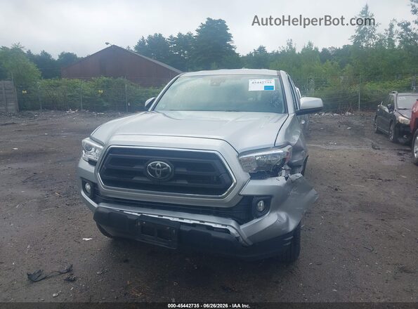 3TYRX5GN8NT051952 2022 TOYOTA TACOMA Silver Widok z przodu