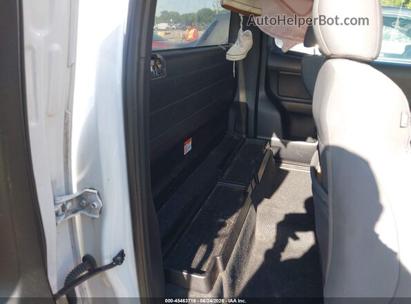 3TYRX5GNXNT037423 2022 TOYOTA TACOMA White Widok naklejki z numerem VIN