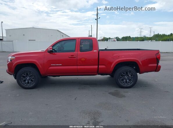 3TYRZ5CN8NT024198 2022 TOYOTA TACOMA Red 360 interior view