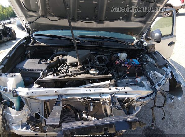 3TYSX5ENXNT017192 2022 TOYOTA TACOMA Silver Вид ззаду