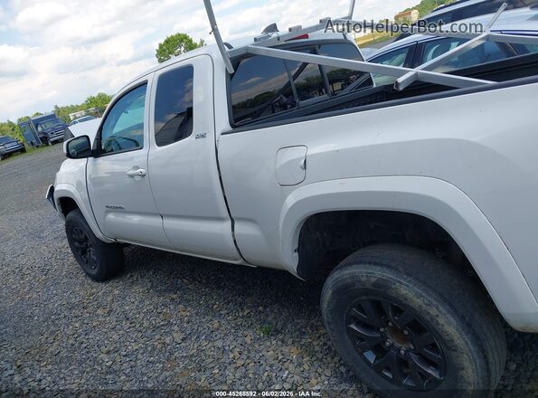 3TYSZ5AN5NT062881 2022 TOYOTA TACOMA White Vista interior de 360 grados