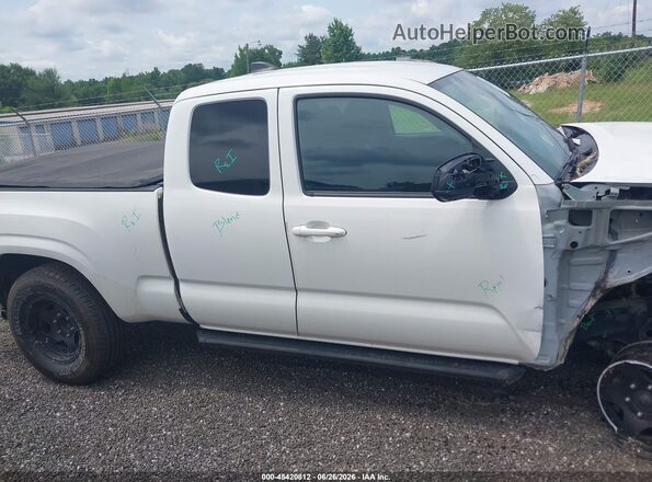 3TYSZ5AN9LT003913 2020 TOYOTA TACOMA White Вид задньої частини салону