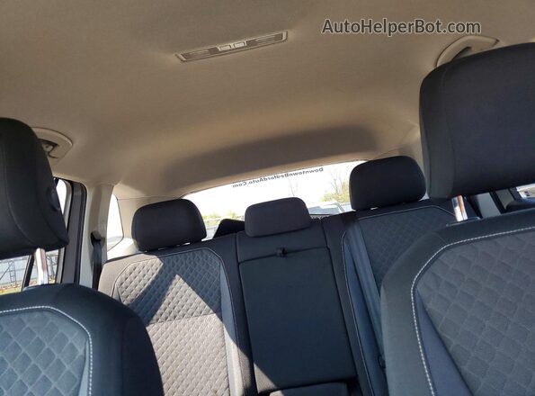 3VV0B7AX0MM013592 2021 VOLKSWAGEN TIGUAN Серебряный Вид задних сидений