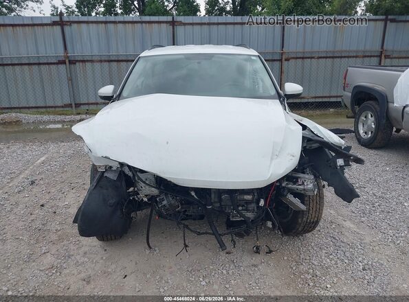 3VV0B7AX2JM094803 2018 VOLKSWAGEN TIGUAN Белый Вид задней части салона