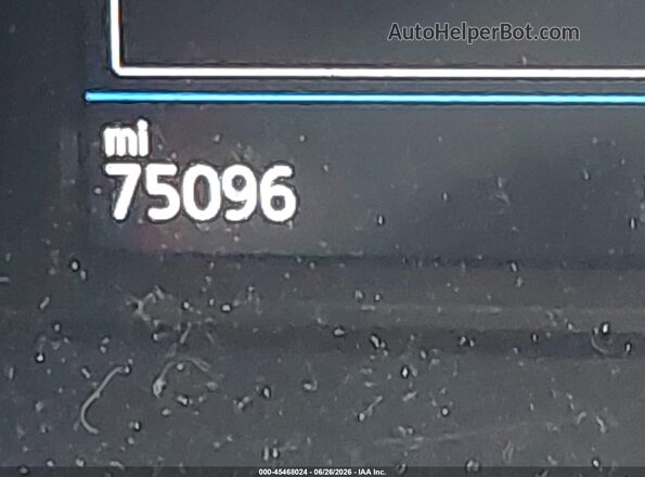 3VV0B7AX2JM094803 2018 VOLKSWAGEN TIGUAN Белый 