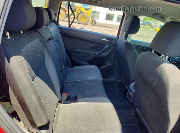 3VV0B7AX3JM016529 2018 VOLKSWAGEN TIGUAN Burgundy Вид задніх сидінь