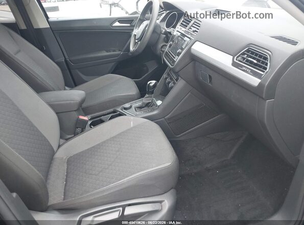 3VV0B7AX3LM045435 2020 VOLKSWAGEN TIGUAN Черный Вид салона спереди