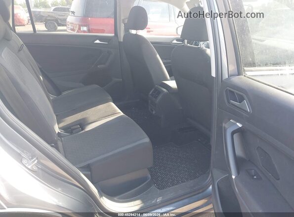 3VV0B7AX6LM148669 2020 VOLKSWAGEN TIGUAN Gray Widok naklejki z numerem VIN