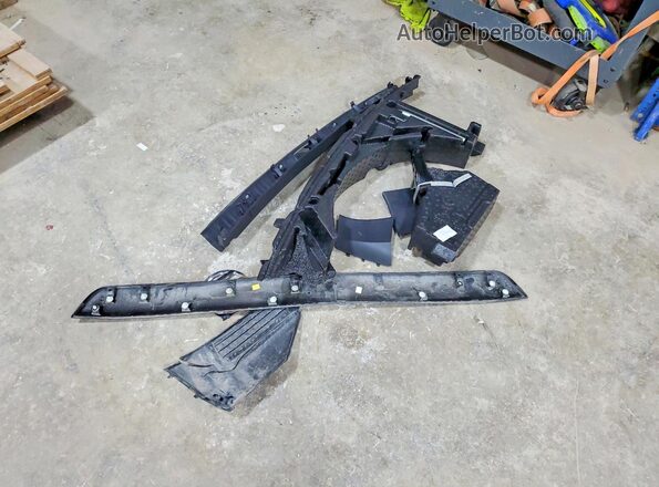 3VV0B7AX8JM043712 2018 VOLKSWAGEN TIGUAN Угольный Вид наклейки с VIN-кодом