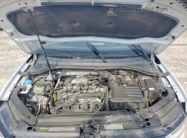 3VV0B7AX8JM104105 2018 VOLKSWAGEN TIGUAN Gray Vista del compartimento del motor